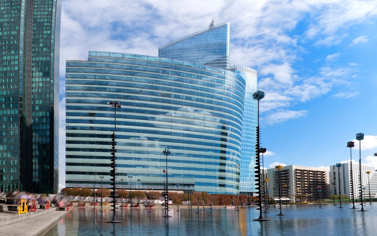 Le Melia luxury hotel at La Défense in Paris designed by the interior design studio jean-philippe nuel, seen from the outside, bright interior design, chic interior design