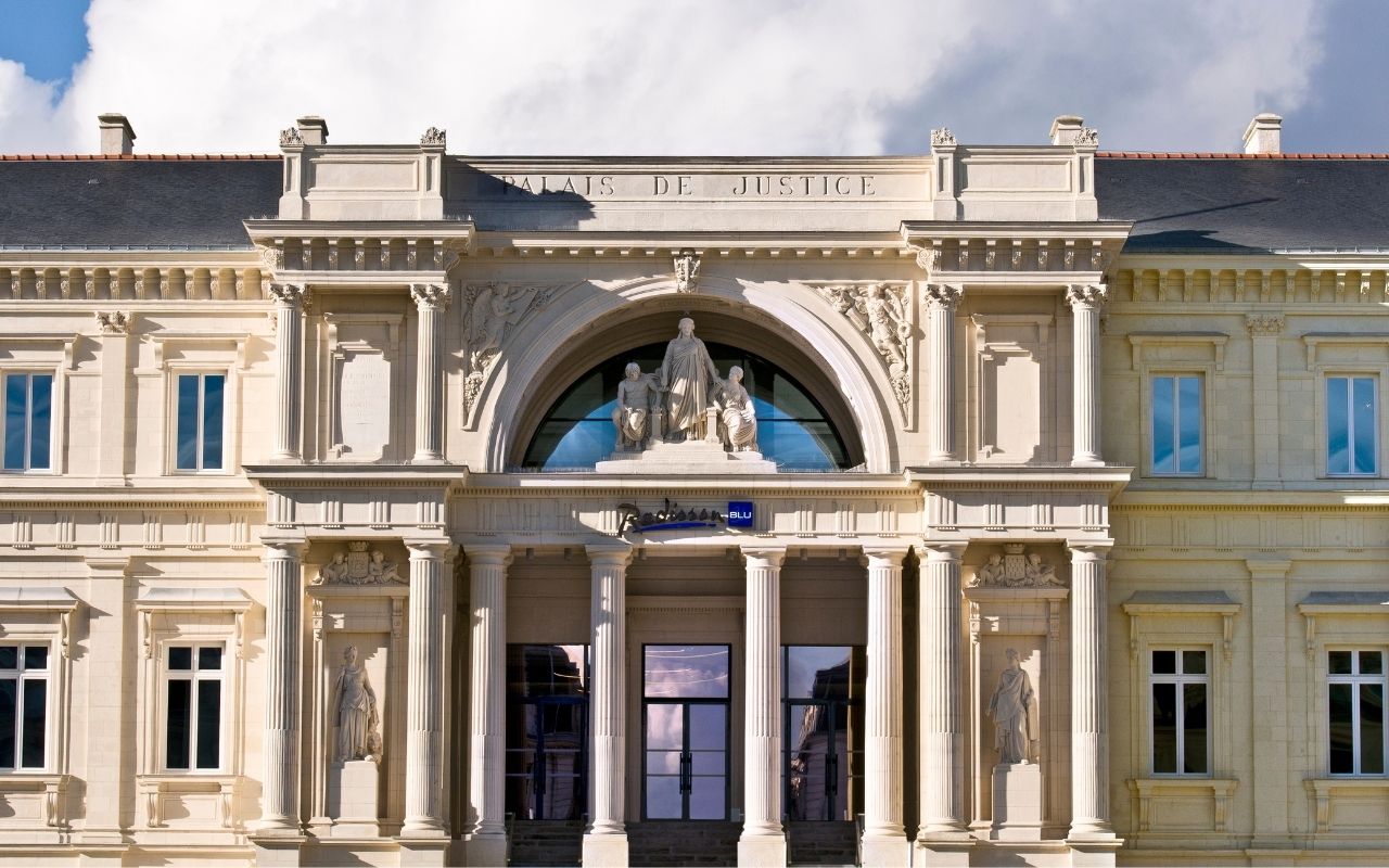 Historic facade of the 4 star Radisson Blu hotel in Nantes designed by the interior design studio jean-philippe nuel, luxury hotel, lifestyle hotel