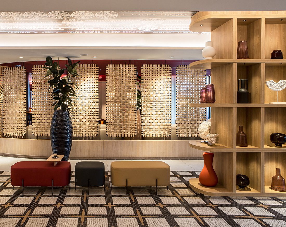 Reception lobby of the helianthal hotel and spa in Saint Jean de Luz, 4 star lifestyle hotel, seaside hotel designed by the interior design studio jean-philippe nuel, decoration basque country, design