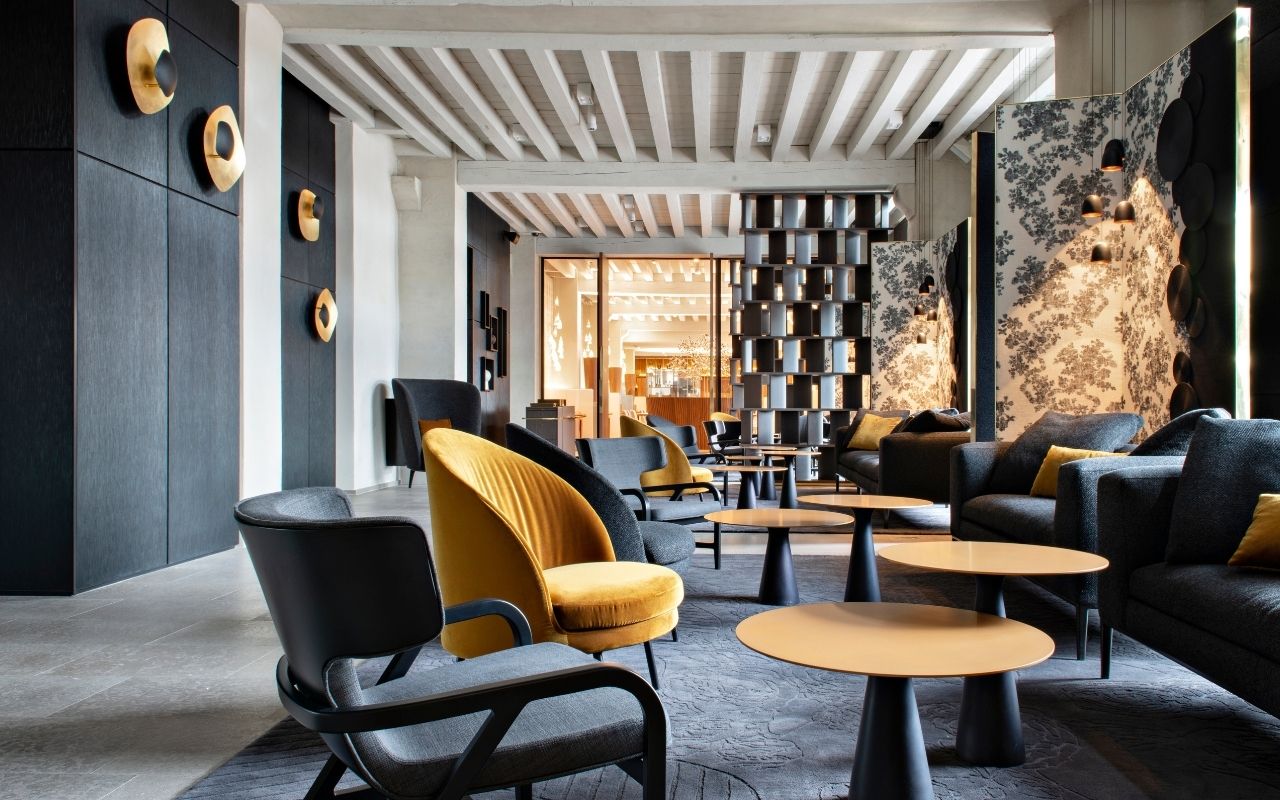 Lobby of the InterContinental Lyon Hôtel Dieu designed by the interior design studio Jean-Philippe Nuel