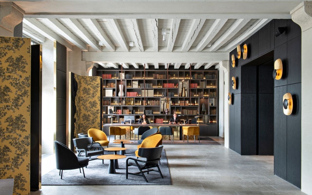 Library room of the InterContinental Lyon Hôtel Dieu designed by the interior design studio Jean-Philippe Nuel