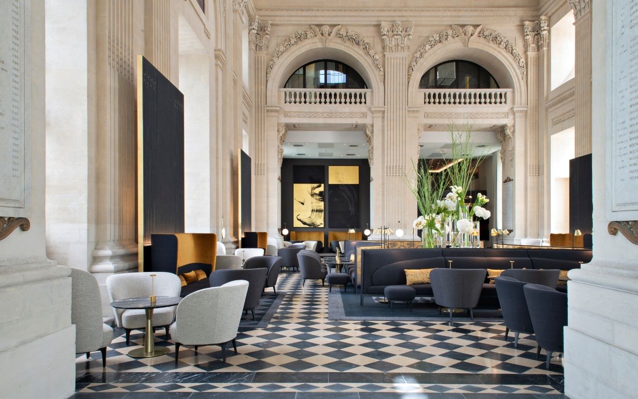 Bar le Grand dôme of the InterContinental Lyon Hôtel Dieu designed by the interior design studio Jean-Philippe Nuel