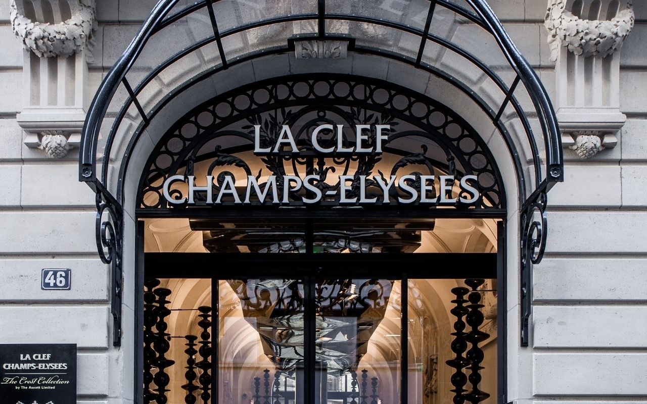 Hôtel La Clef Champs-Elysées à Paris façade extérieure, hôtel de luxe réalisé par le studio d'architecture d'intérieur jean-philippe nuel