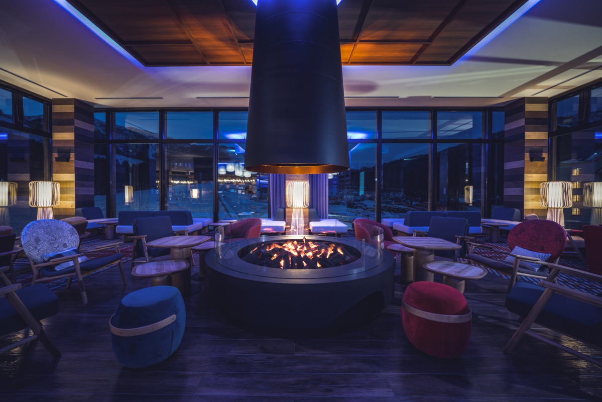 living room and fireplace of the club med tomamu in Japan, colorful interior decoration, design, refined interior, decoration, Japanese inspiration, club med, club med universe
