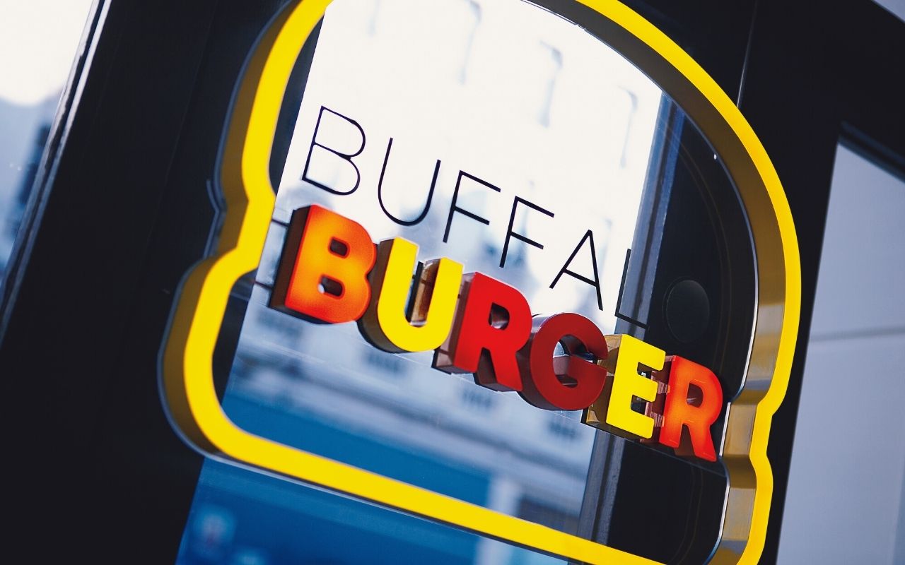 Buffalo Burger, logo, branding, fast food restaurant, design, industrial decoration by the interior design studio jean-philippe nuel