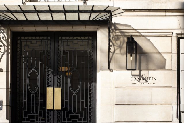 Hotel et Spa Le Damantin Paris - hôtel de luxe designé par le studio d'architecture d'intérieur français jean-philippe nuel - façade extérieure parisienne
