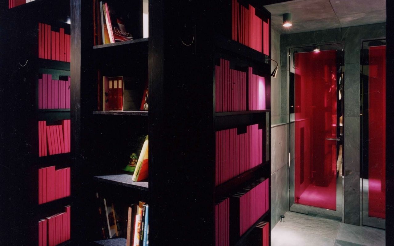 Flagship Maison Henri Charpentier, Tokyo, univers de marque, bibliothèque, studio jean-philippe nuel, architecte d'intérieur, décoration d'intérieur, boutique appartement