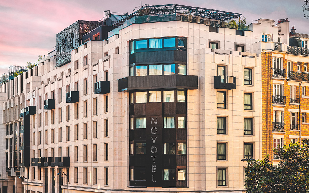 façade extérieure de l'hôtel 4 étoiles novotel paris vaugirard designé par le studio jean-philippe nuel