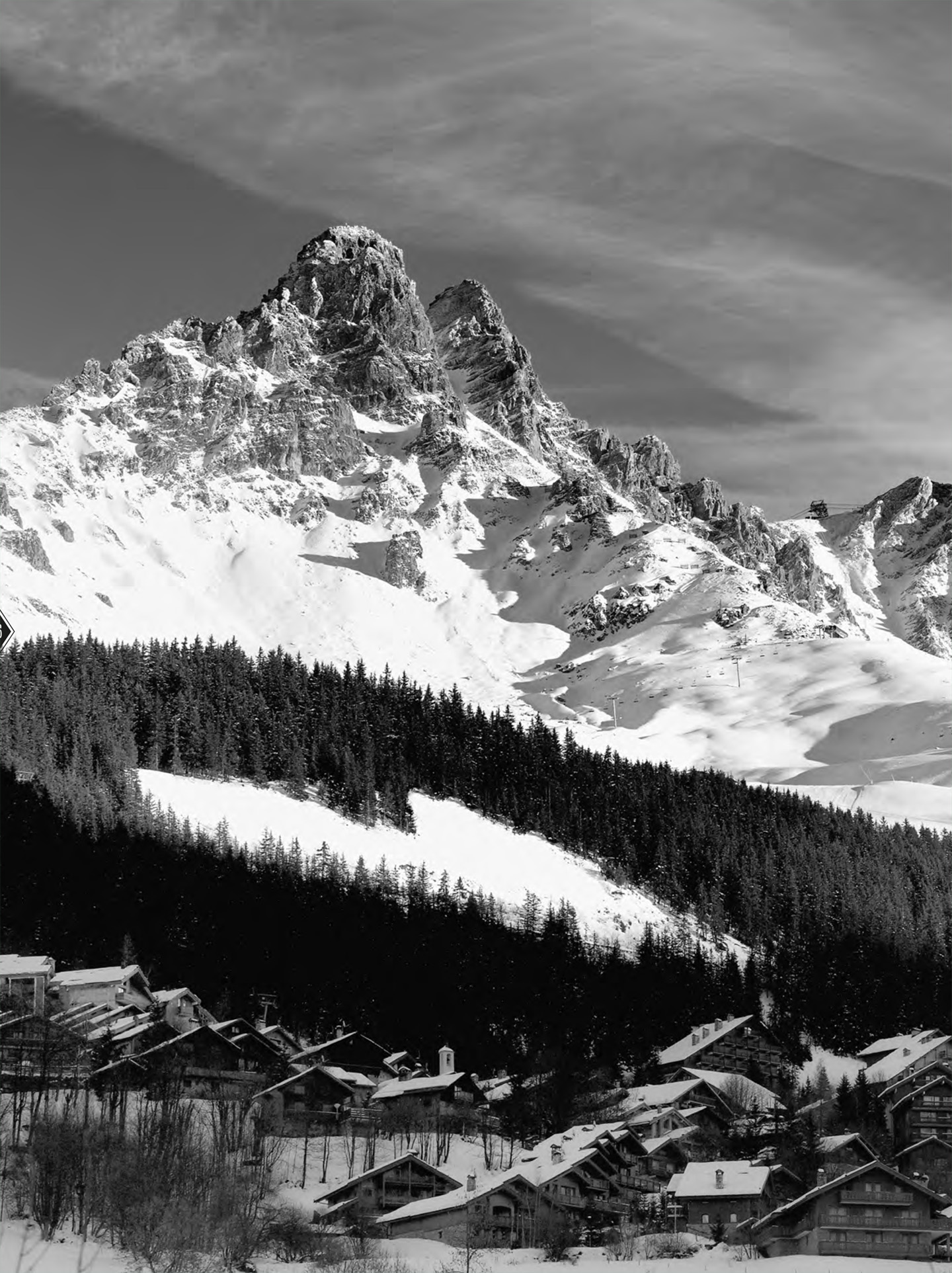 Article on the chalet kirana of meribel realized by the studio jean-philippe nuel in the magazine domodéco, luxury private chalet, interior design, interior decoration, luxury interior, designer