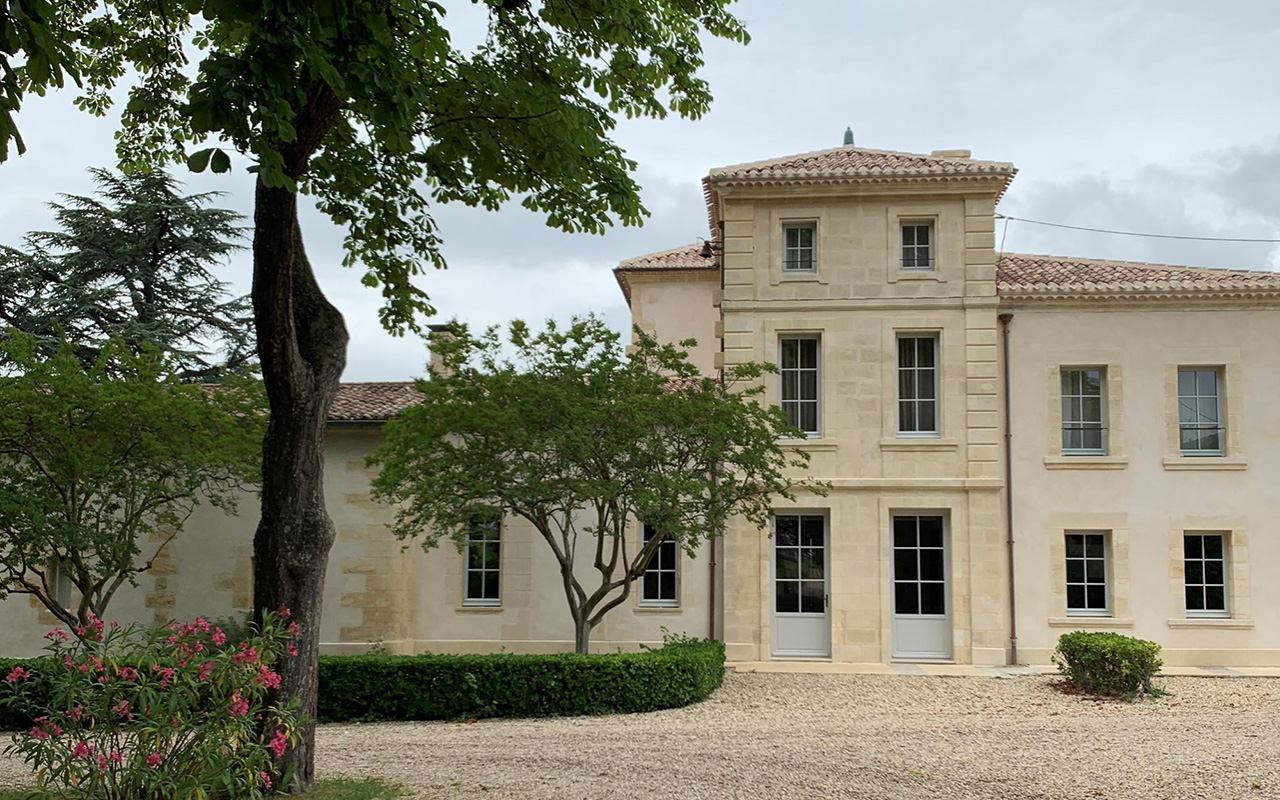 façade of château fonroque designed by the interior design studio jean-philippe nuel