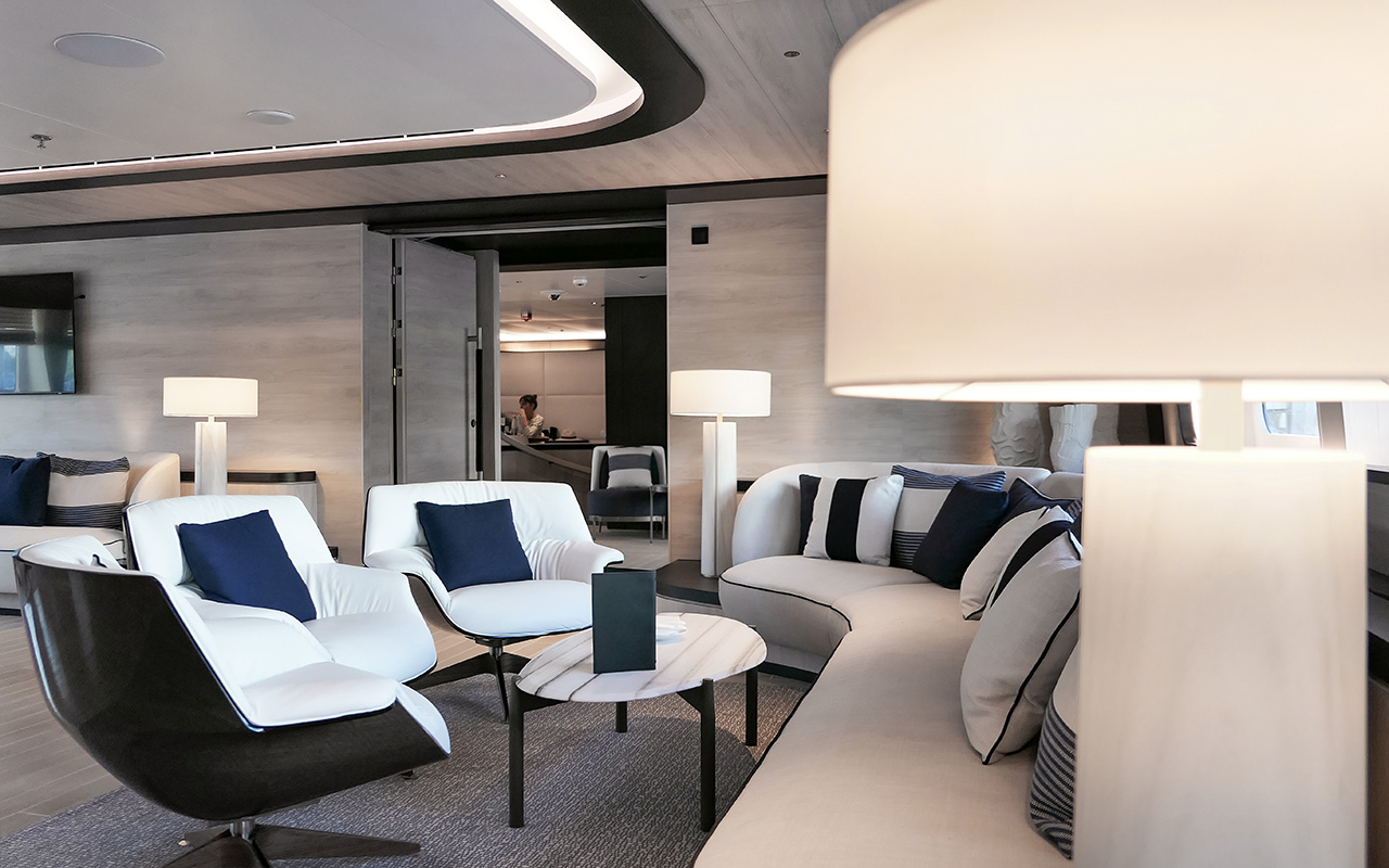 Salon du voilier Le Ponant de la compagnie ponant designé par le studio d'architecture d'intérieur jean-philippe nuel