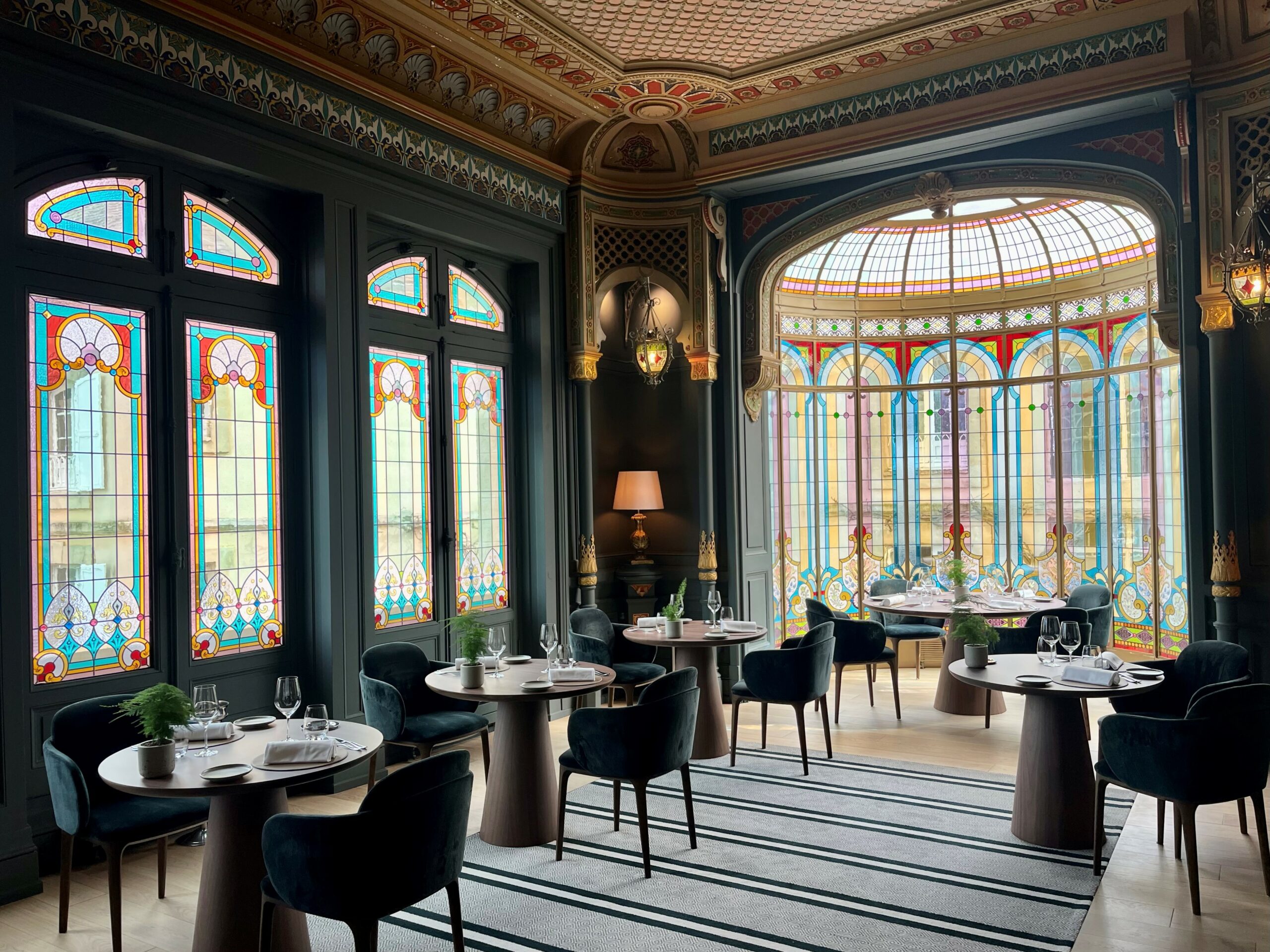 La Salle Mauresque abrite le restaurant du Château-Hôtel Grand-Barrail